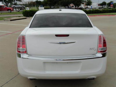 2011 Chrysler 300C  Base