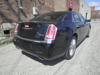 2011 Chrysler 300C  Base