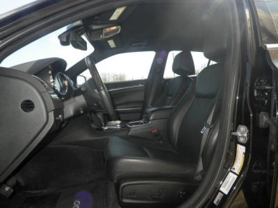 2011 Chrysler 300C  Base