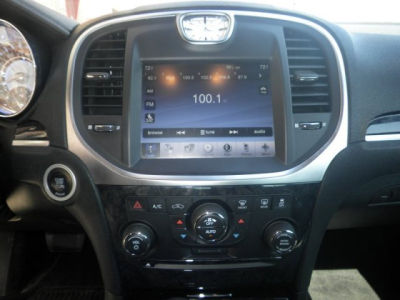 2011 Chrysler 300C  Base