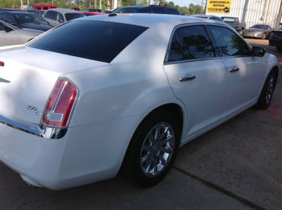 2012 Chrysler 300C  Base