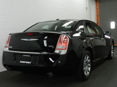 2013 Chrysler 300C  Base