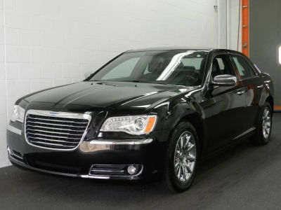 2013 Chrysler 300C  Base