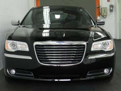 2013 Chrysler 300C  Base