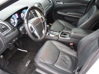 2011 Chrysler 300C  Base