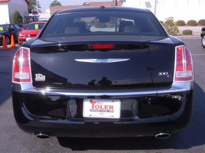 2012 Chrysler 300C  Base