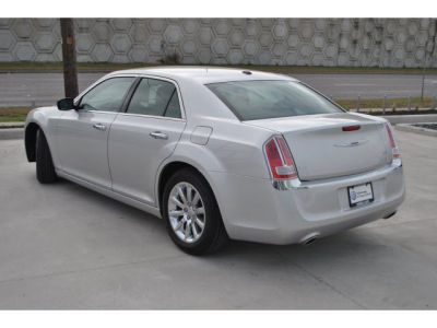 2012 Chrysler 300C  Base