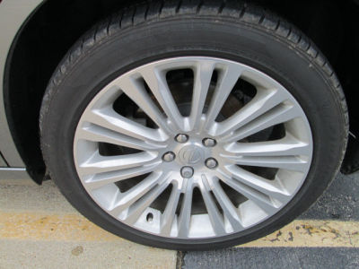 2011 Chrysler 300C  Base