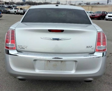 2011 Chrysler 300C