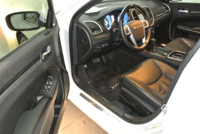 2011 Chrysler 300C  Base