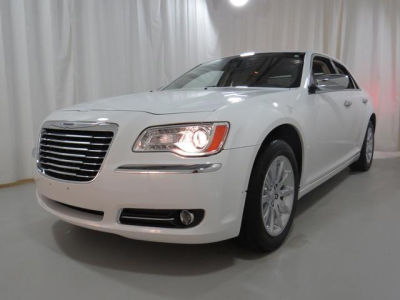 2011 Chrysler 300C  Base