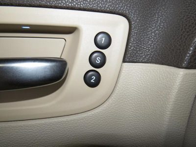 2011 Chrysler 300C  Base