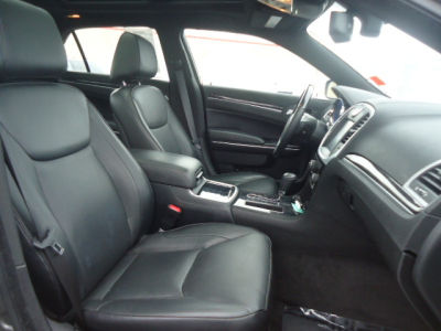2012 Chrysler 300C  Base