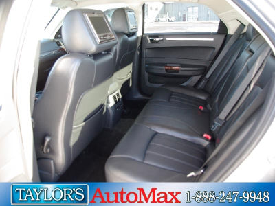 2010 Chrysler 300C  Base