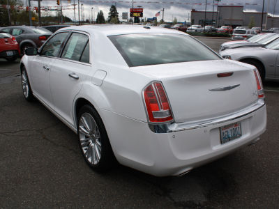 2011 Chrysler 300C  Base