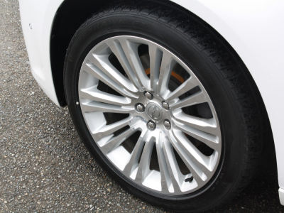 2011 Chrysler 300C  Base