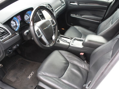 2011 Chrysler 300C  Base