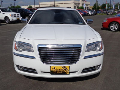 2011 Chrysler 300C  Base