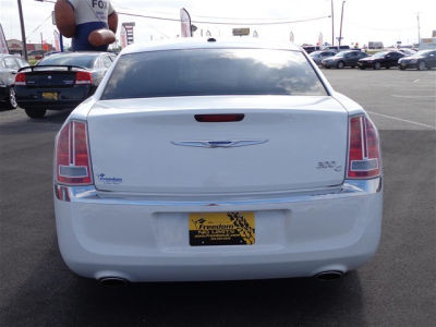 2011 Chrysler 300C  Base