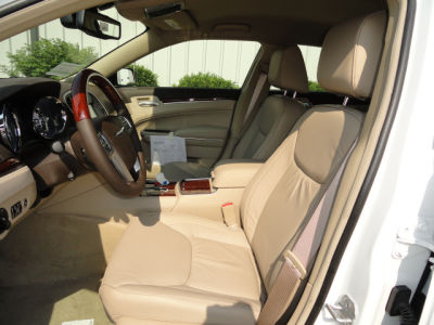 2011 Chrysler 300C  Base