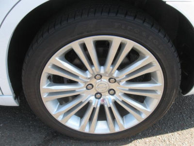 2011 Chrysler 300C  Base