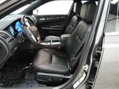 2013 Chrysler 300C  Base