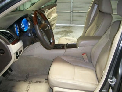 2011 Chrysler 300C  Base