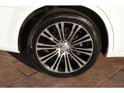 2010 Chrysler 300C  300S