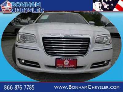 2011 Chrysler 300C  Base