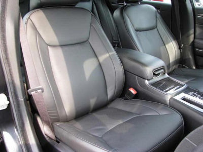 2011 Chrysler 300C  Base