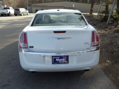 2011 Chrysler 300C  Base