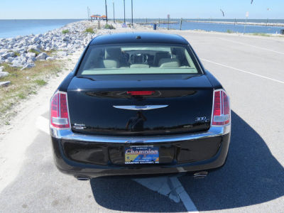 2012 Chrysler 300C  Base