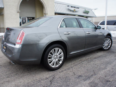 2011 Chrysler 300C  Base