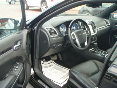 2012 Chrysler 300C  Luxury Series