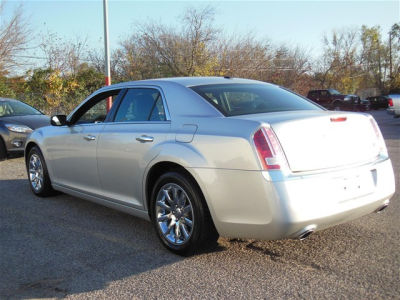 2012 Chrysler 300C  Base