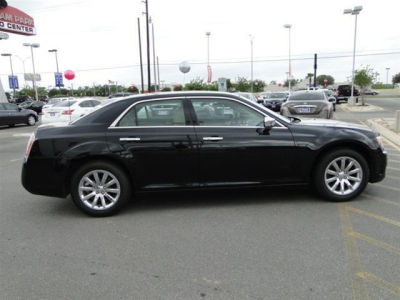 2011 Chrysler 300C  Base