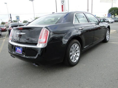 2011 Chrysler 300C  Base