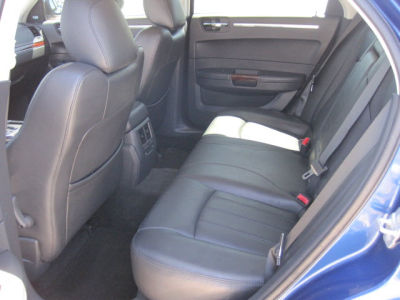 2010 Chrysler 300C  Base