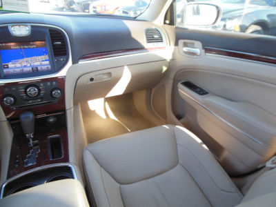 2011 Chrysler 300C  Base