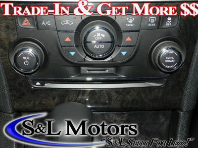 2013 Chrysler 300C  Base