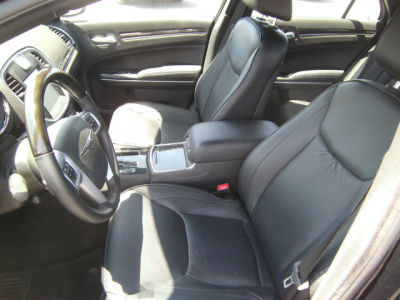 2011 Chrysler 300C  Base