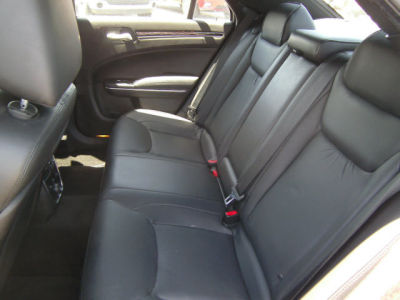 2011 Chrysler 300C  Base