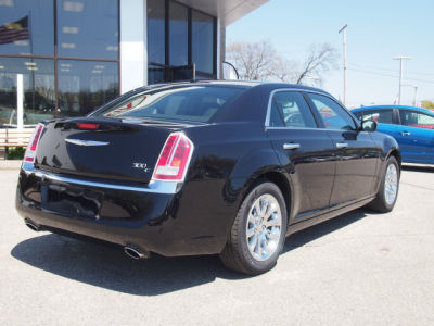2011 Chrysler 300C  Base
