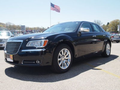 2011 Chrysler 300C  Base
