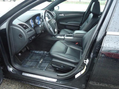 2012 Chrysler 300C  Base