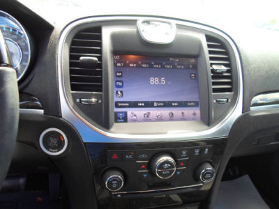 2011 Chrysler 300C  Base