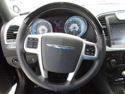 2011 Chrysler 300C  Base