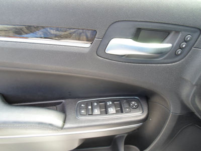 2011 Chrysler 300C  Base
