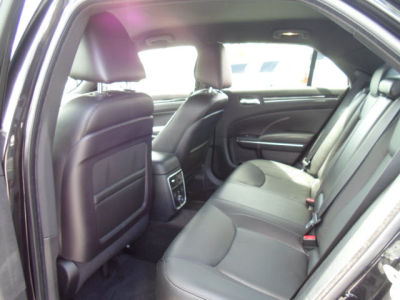 2011 Chrysler 300C  Base