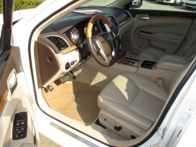 2012 Chrysler 300C  Base